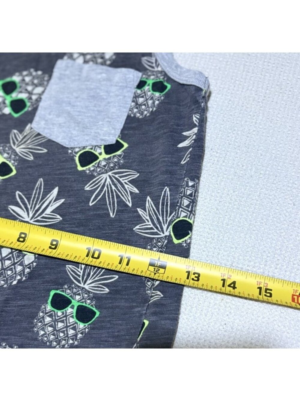 OshKosh B'gosh Boys Pineapple Print Tank Top Gray Green Pocket Size 4/5 - Picture 3 of 7